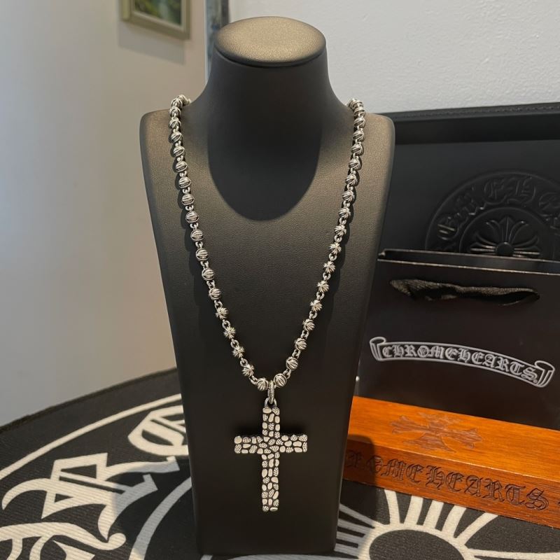 Ch*0me He**ts necklaces